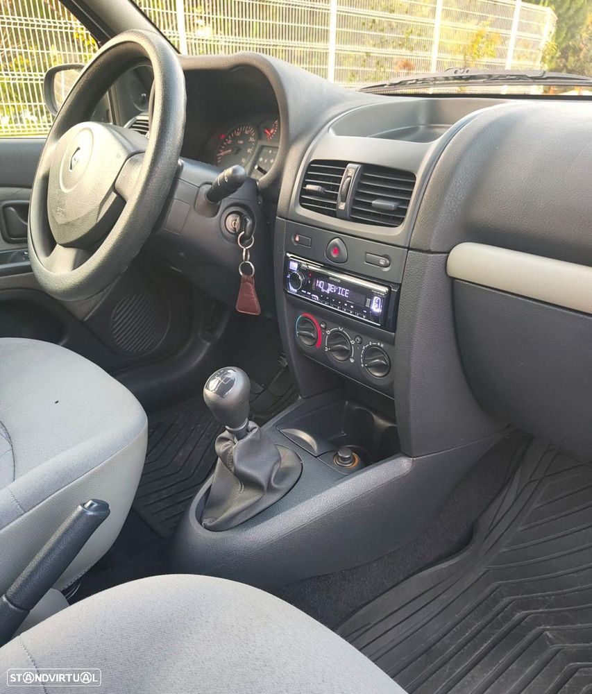 Renault Clio - 12