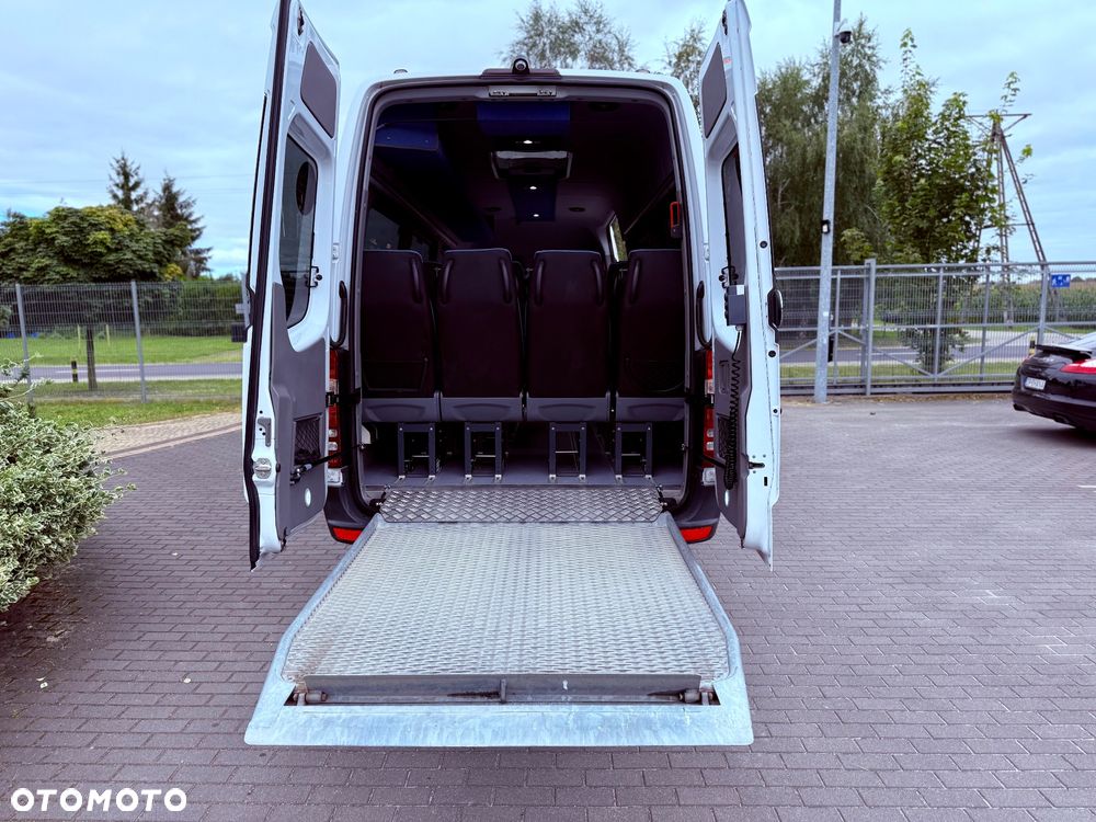 Mercedes-Benz SPRINTER 516 - 24