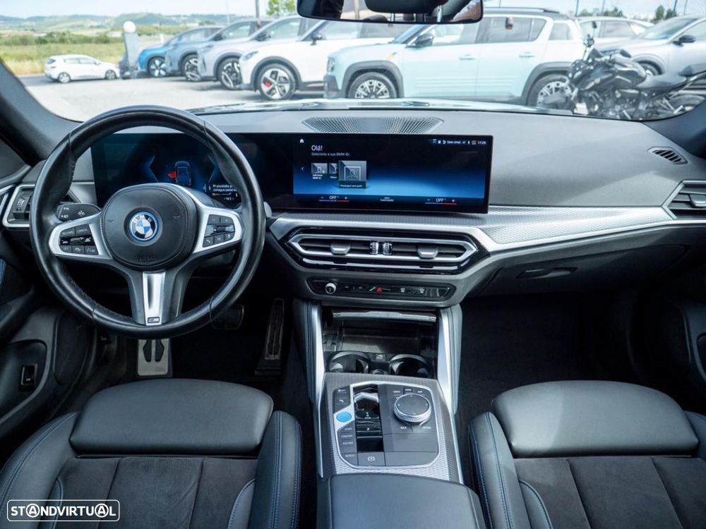 BMW i4 eDrive35 Desportiva M - 27