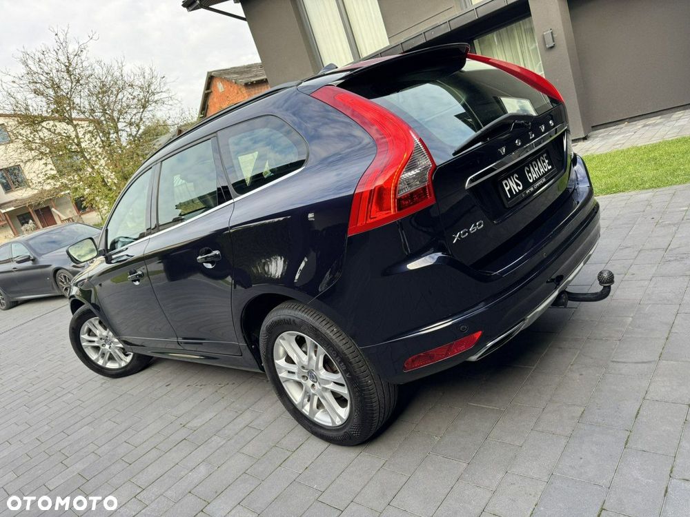 Volvo XC 60 D4 AWD Geartronic Momentum - 4