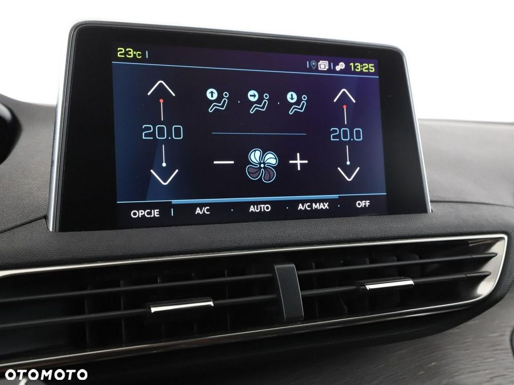 Peugeot 3008 Hybrid4 300 e-EAT8 GT - 29