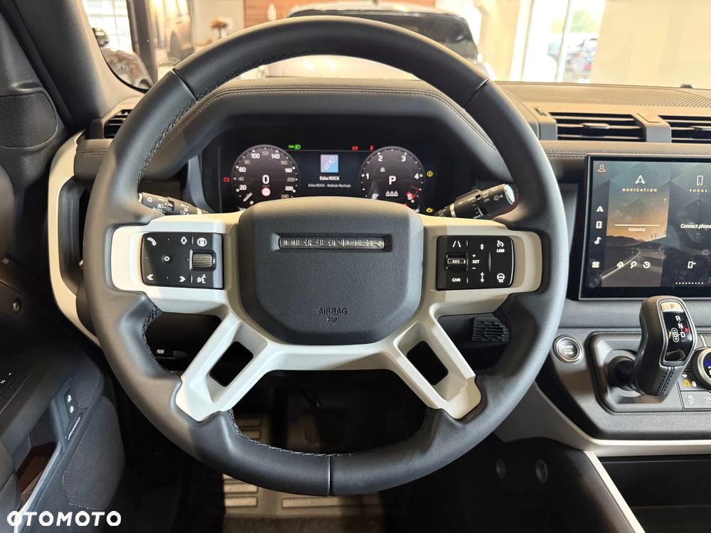Land Rover Defender 110 D200 X-Dynamic SE - 7