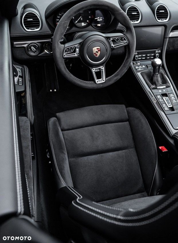 Porsche 718 Boxster Spyder - 7