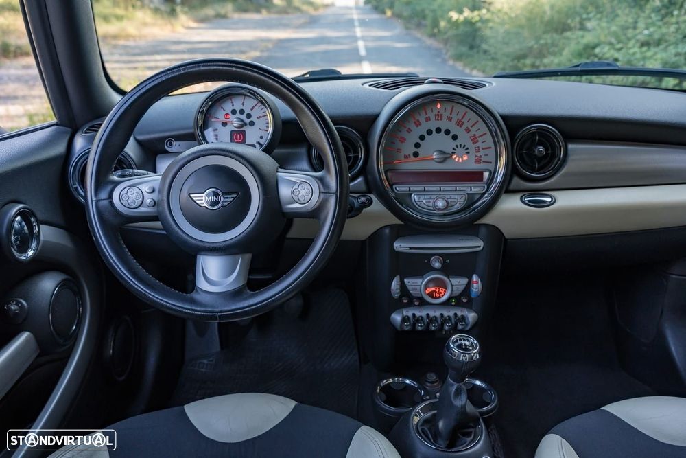 MINI 3 Portas Cooper D - 45