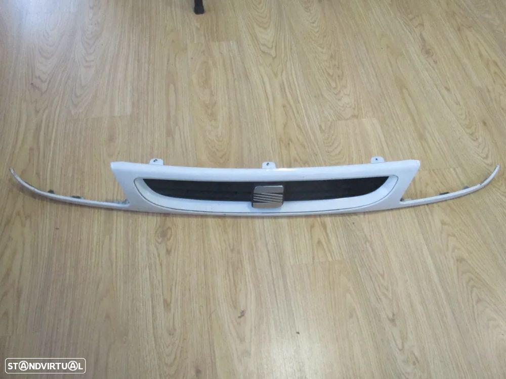 Grelha Simbolo Seat Vario Carrinha - 1