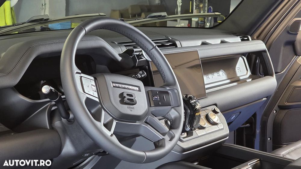 Land Rover Defender 90 3.0 D300 MHEV X - 11