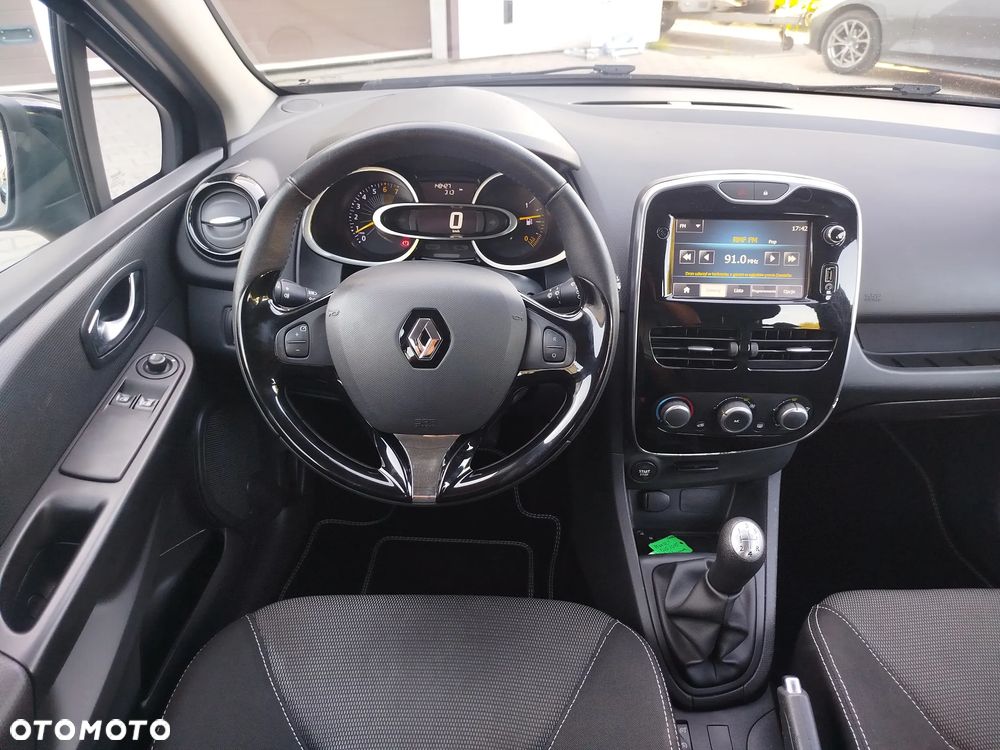 Renault Clio 1.2 16V 75 Expression - 9