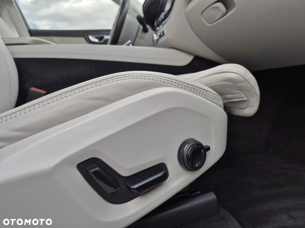 Volvo XC 60 B4 D AWD Geartronic Inscription - 13