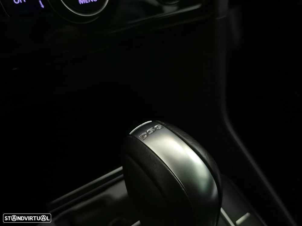 VW Golf Sportsvan 1.6 TDI Highline DSG - 18