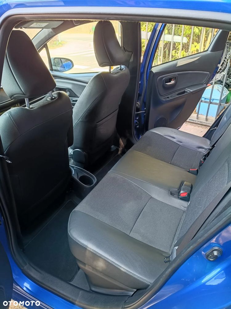 Toyota Yaris Hybrid 100 Dynamic - 15
