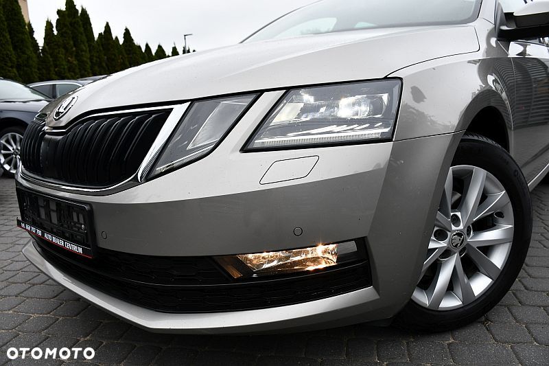 Skoda Octavia 1.6 TDI DSG Style - 40