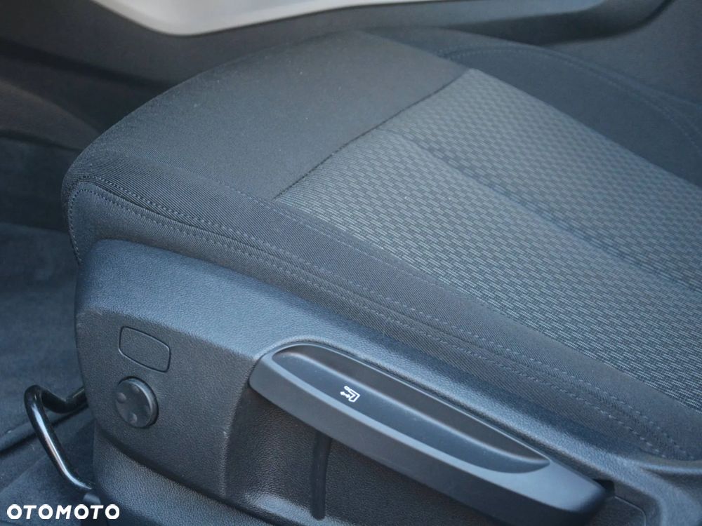 BMW Seria 1 118i Advantage - 19