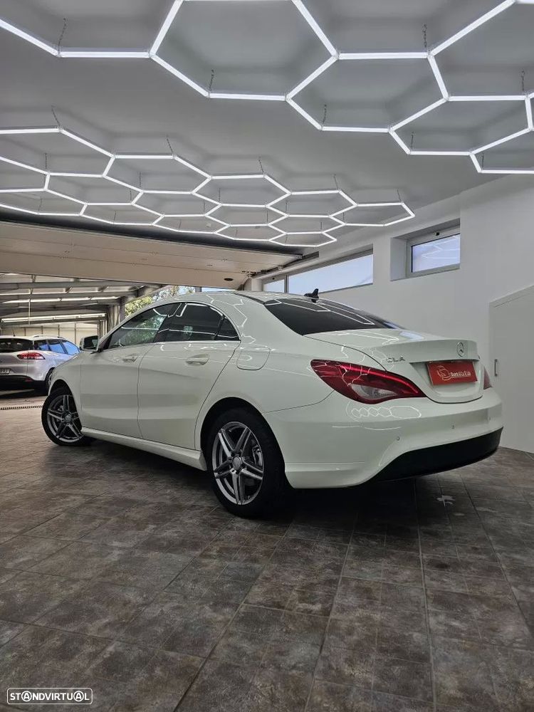 Mercedes-Benz CLA 180 d Urban - 32