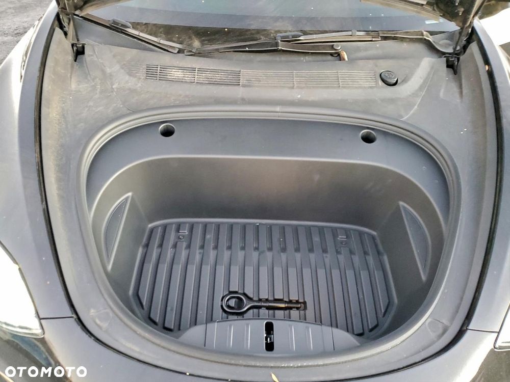Tesla Model 3 Langstreckenbatterie Allradantrieb Dual Motor - 10