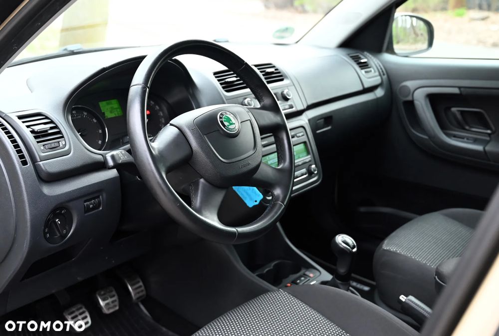 Skoda Roomster 1.2 TSI Scout PLUS EDITION - 28