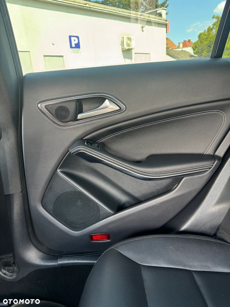 Mercedes-Benz CLA 250 4-Matic - 24