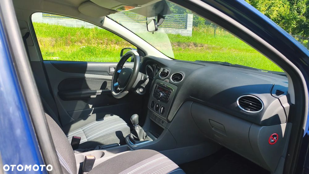 Ford Focus 1.8 TDCi Ambiente - 2