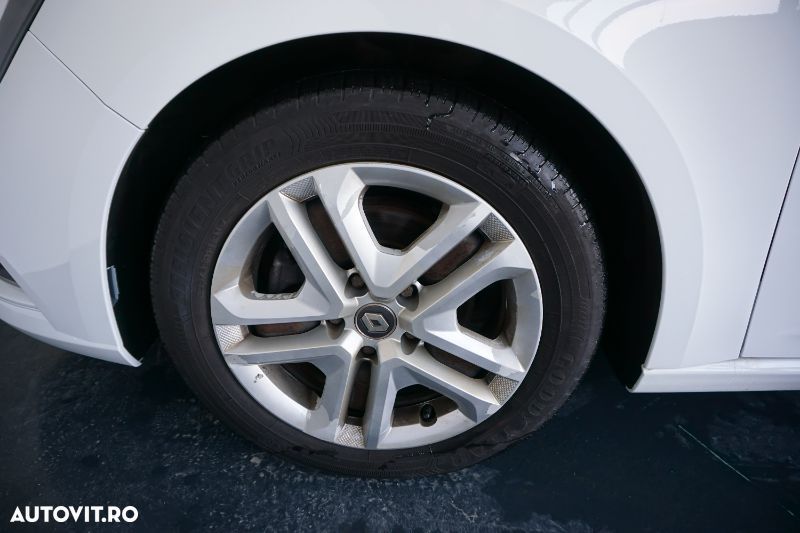 Renault Megane TCe EDC Zen - 5