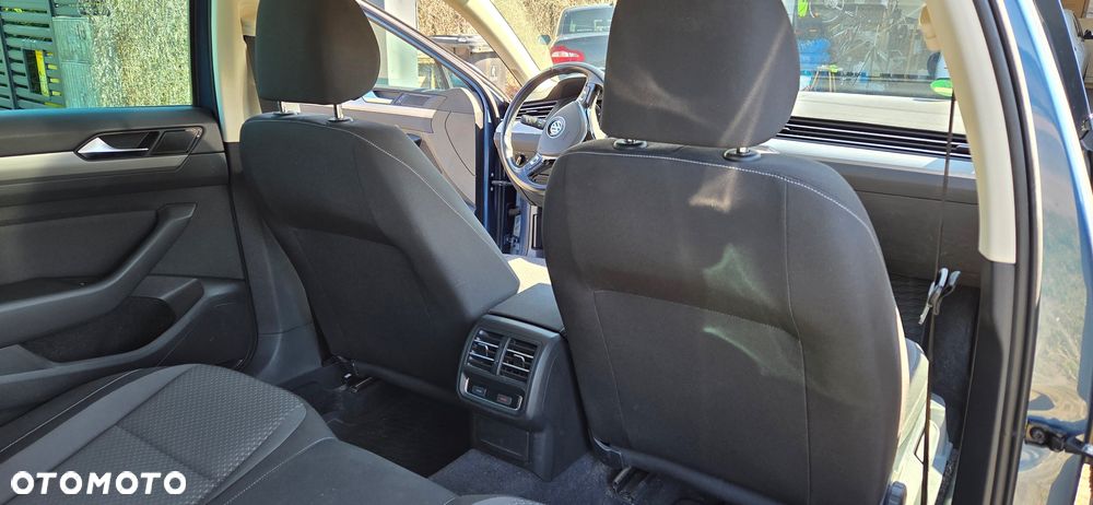 Volkswagen Passat 2.0 TDI SCR Trendline DSG - 6