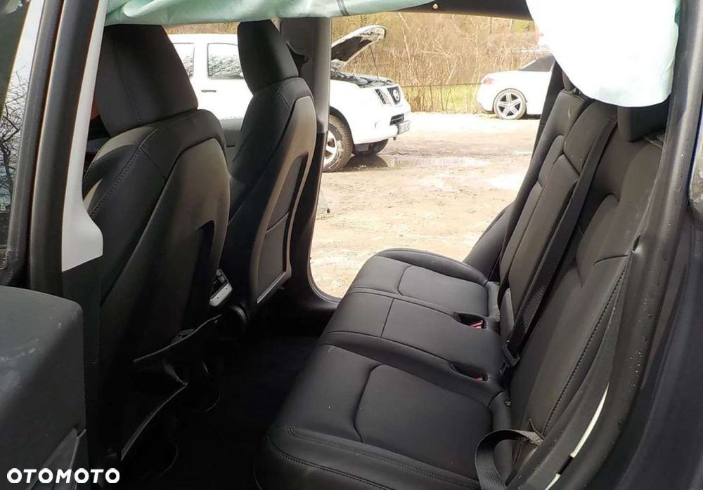 Tesla Model Y RWD - 18