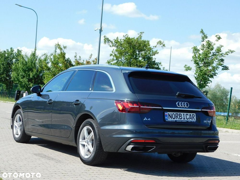 Audi A4 Avant - 27
