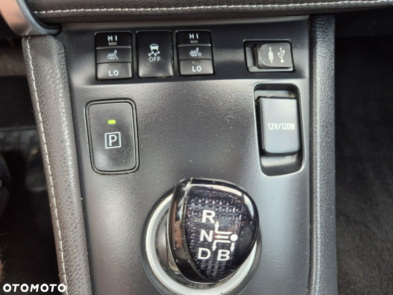 Toyota Auris - 11