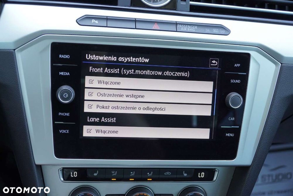 Volkswagen Passat 2.0 TDI SCR DSG Comfortline - 16