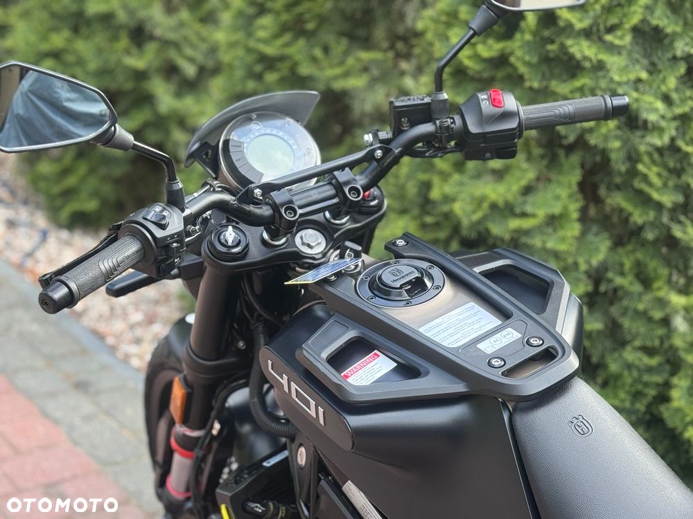 Husqvarna Svartpilen - 15