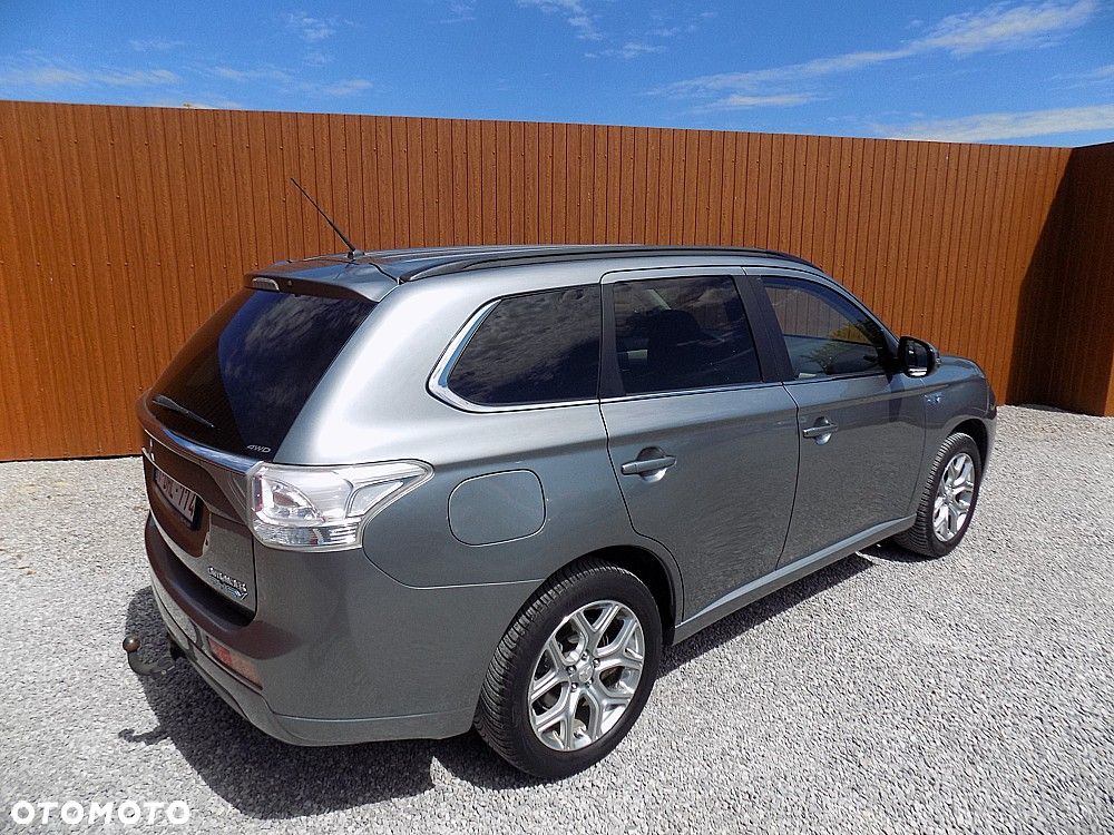 Mitsubishi Outlander 2.0 4WD Top - 3