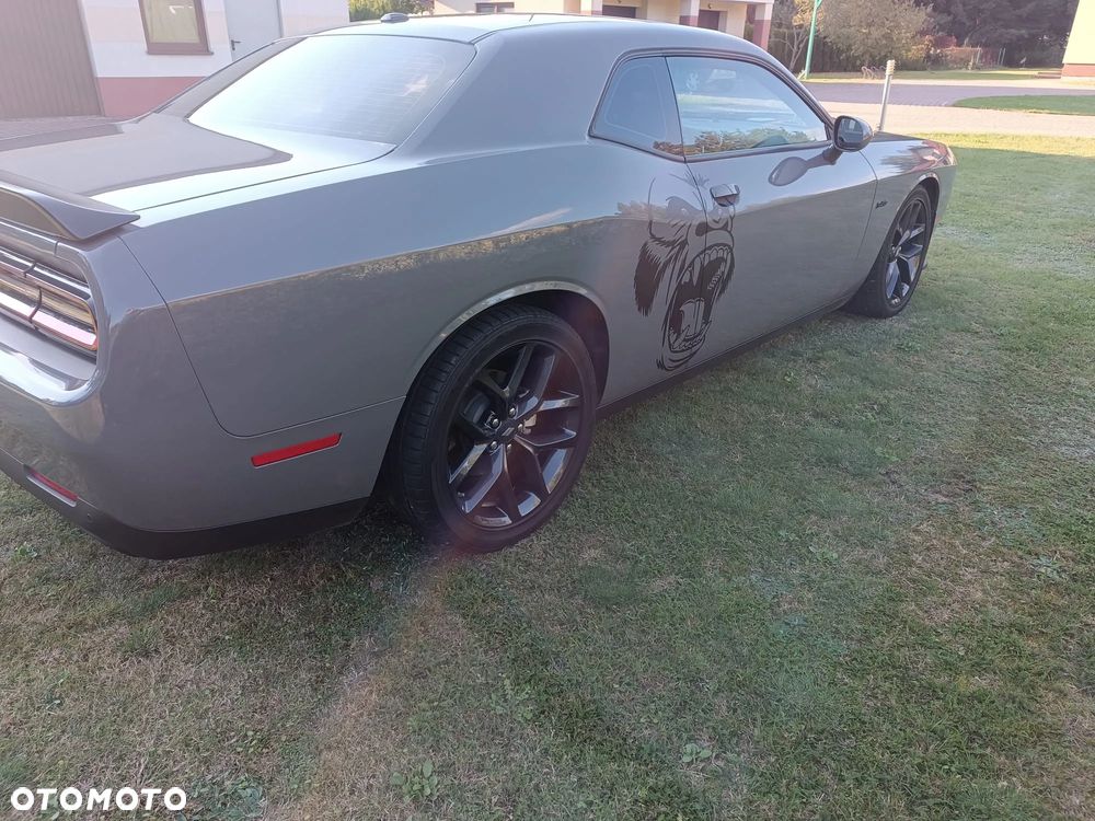 Dodge Challenger - 9