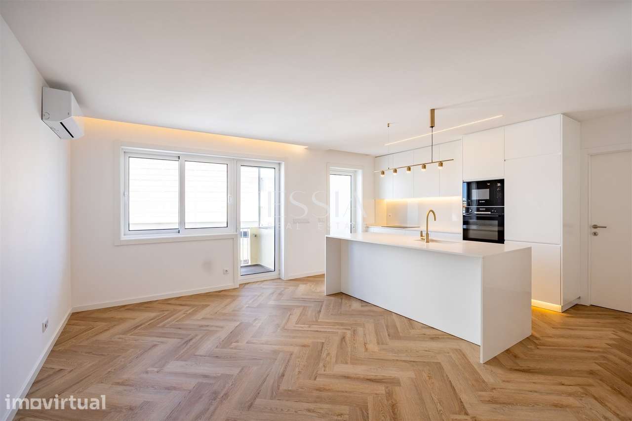 Apartamento T3 com Varandas Garagem na Avenida da Boavista - Grande imagem: 3/28