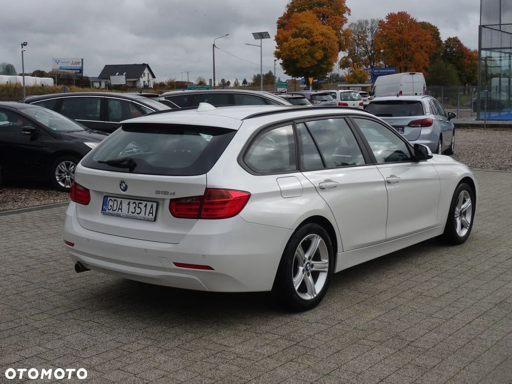 BMW Seria 3 318d - 13