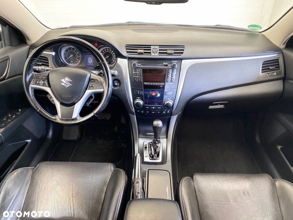 Suzuki Kizashi 2.4 Sport 4WD CVT - 10