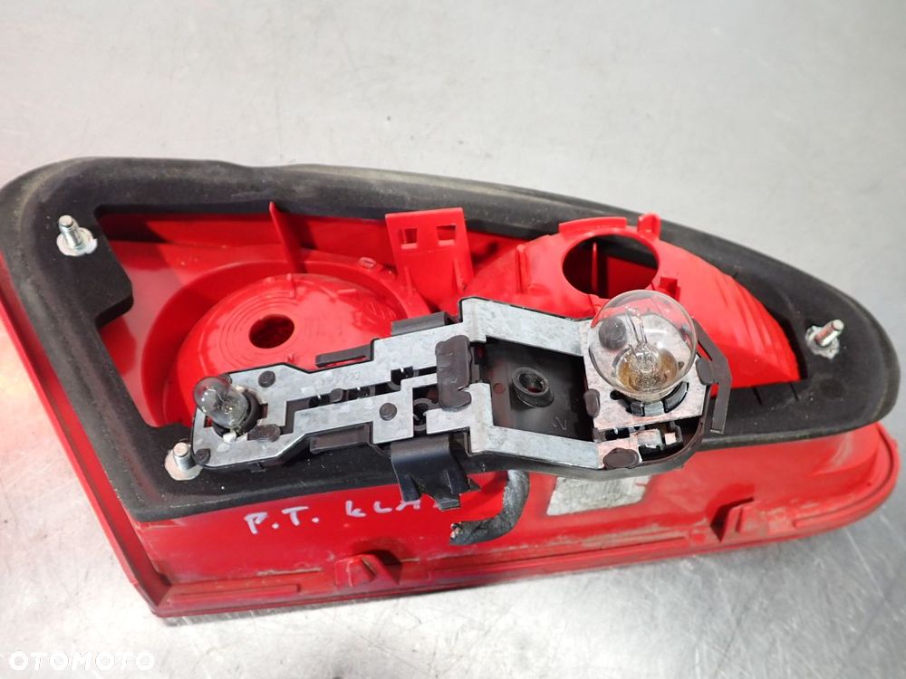 LAMPA PRAWA TYLNA KLAPA SEAT LEON II - 10