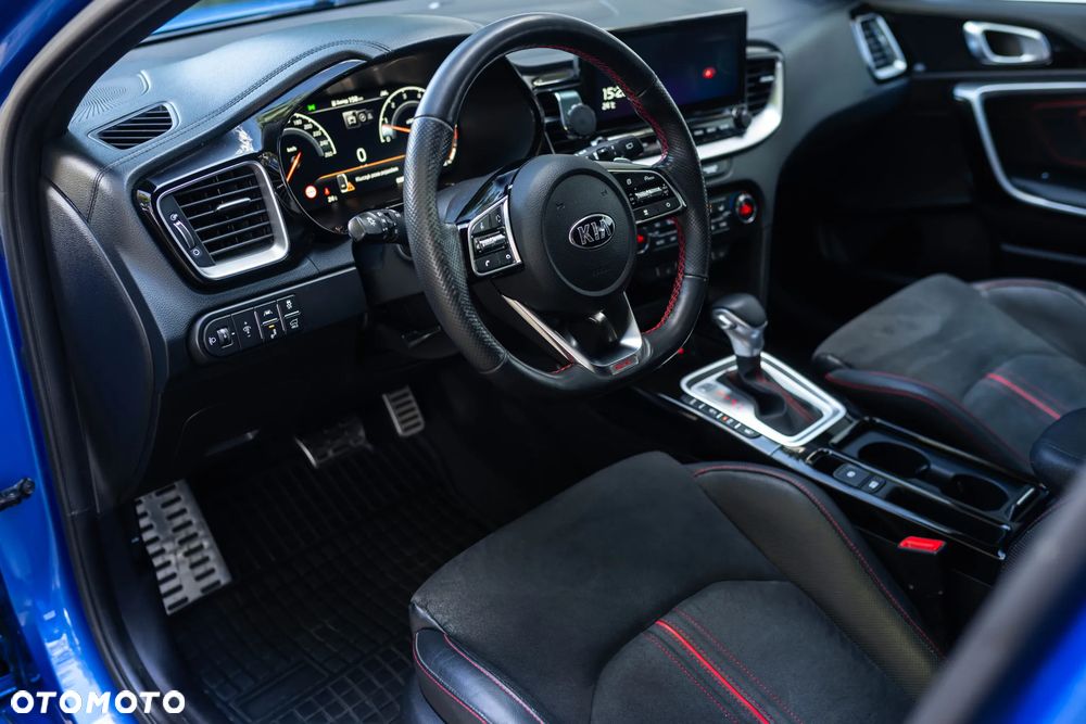 Kia ProCeed 1.6 T-GDI GT DCT - 11