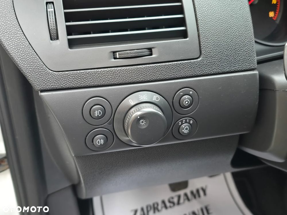 Opel Astra 1.4 Innovation - 24