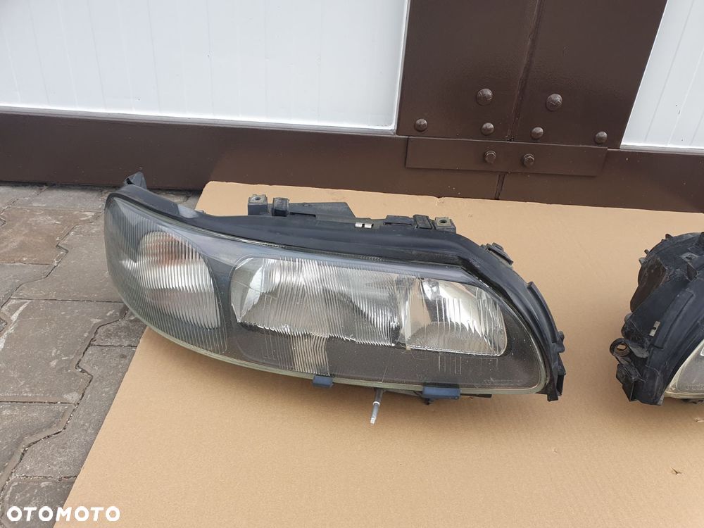 REFLEKTOR P/L  VOLVO V70 II 2 XC70 EUROPA - 2