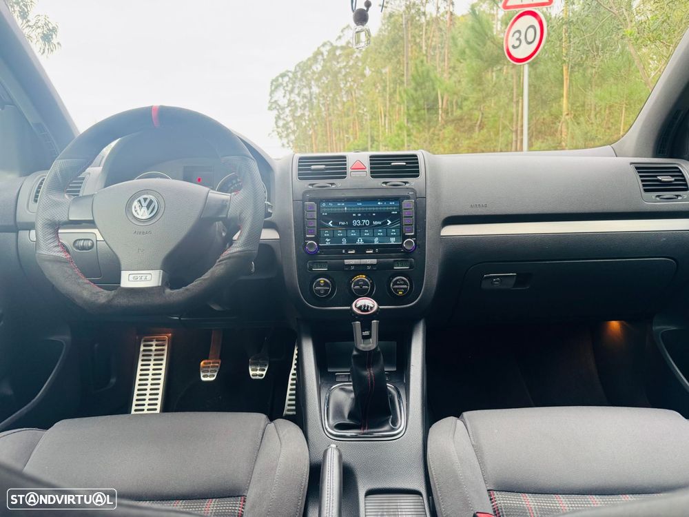 VW Golf 2.0 GTi - 25