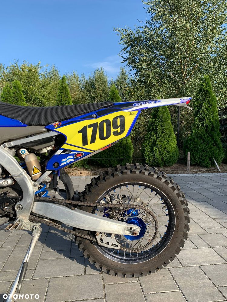 Yamaha YZF - 8