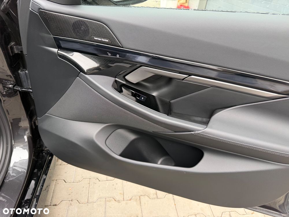 BMW Seria 5 520d xDrive - 11