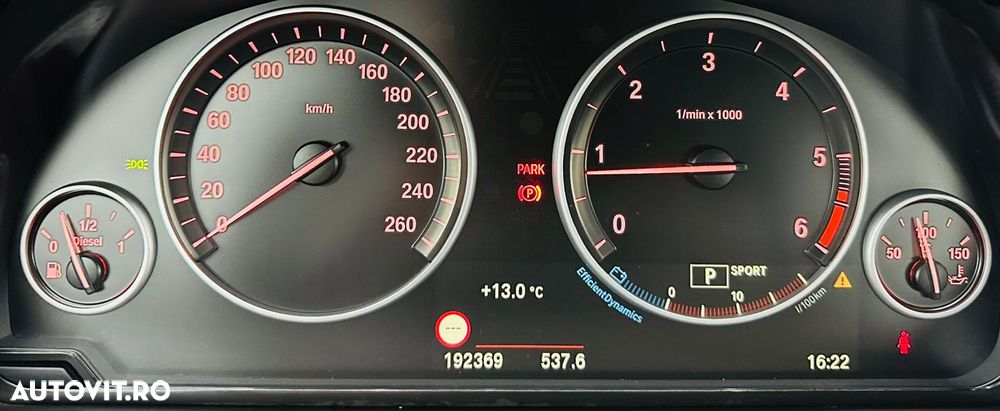 BMW Seria 5 520d Aut. Luxury Line - 29