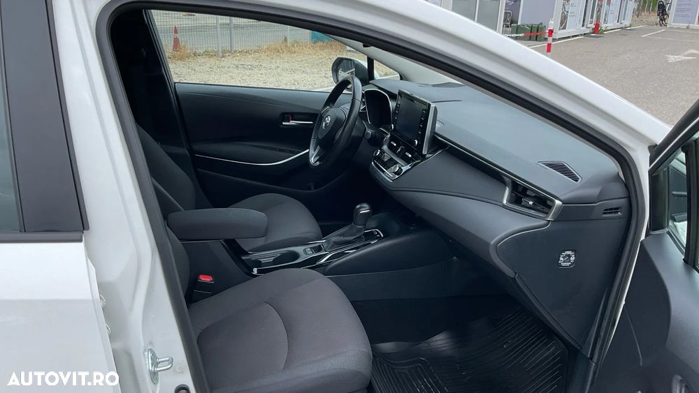 Toyota Corolla 1.8 HSD Business - 27