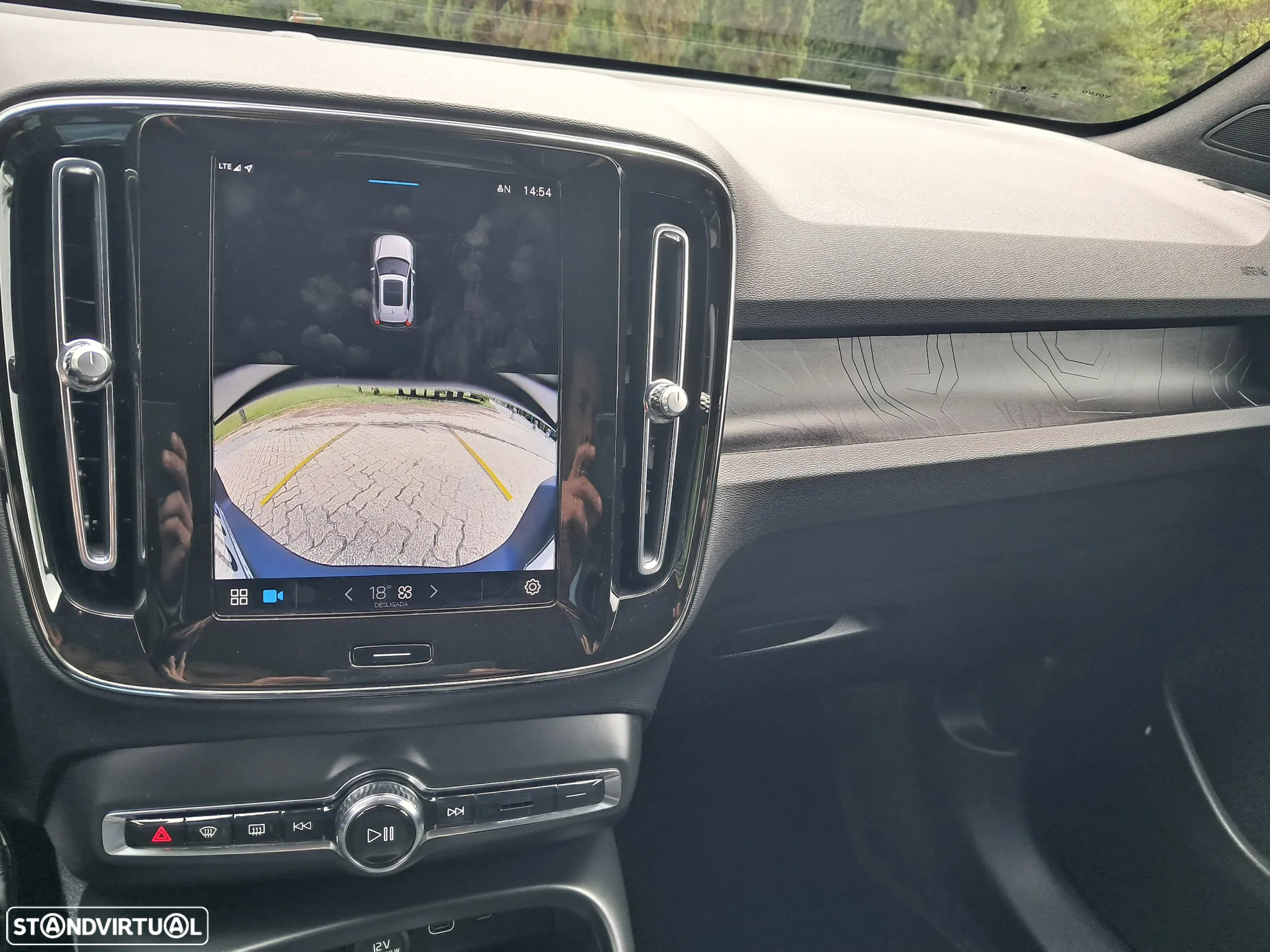 Volvo XC 40 Recharge Core - 19