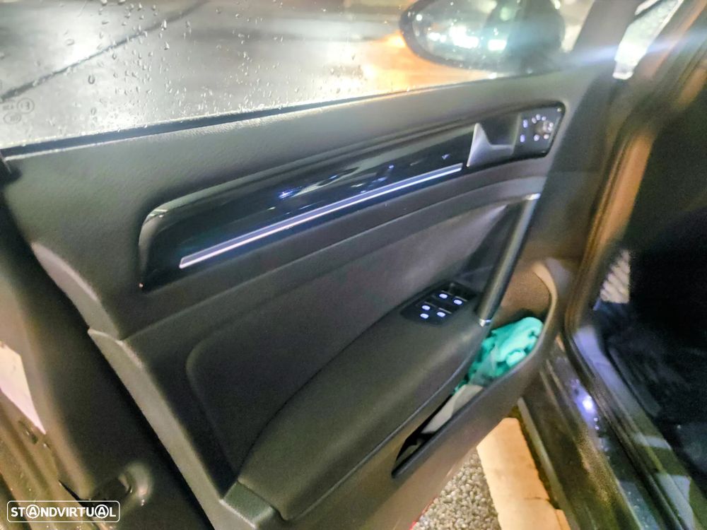 VW Golf Variant 1.6 TDi Highline DSG - 9