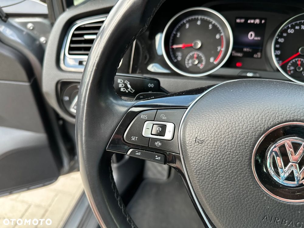Volkswagen Golf - 10
