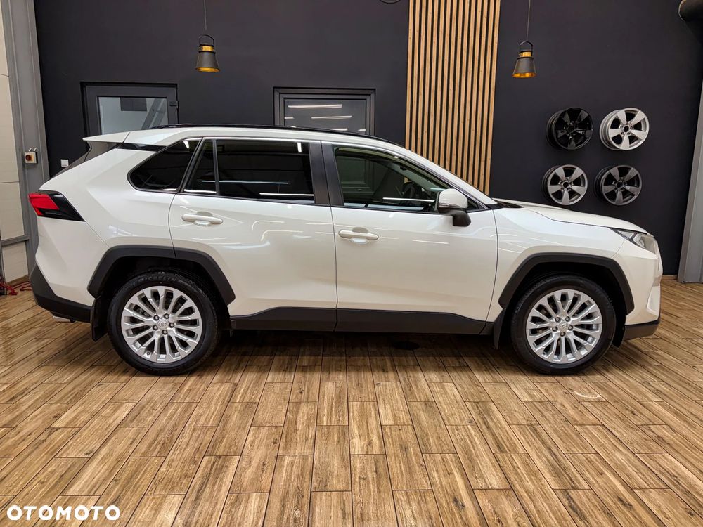 Toyota RAV4 - 6