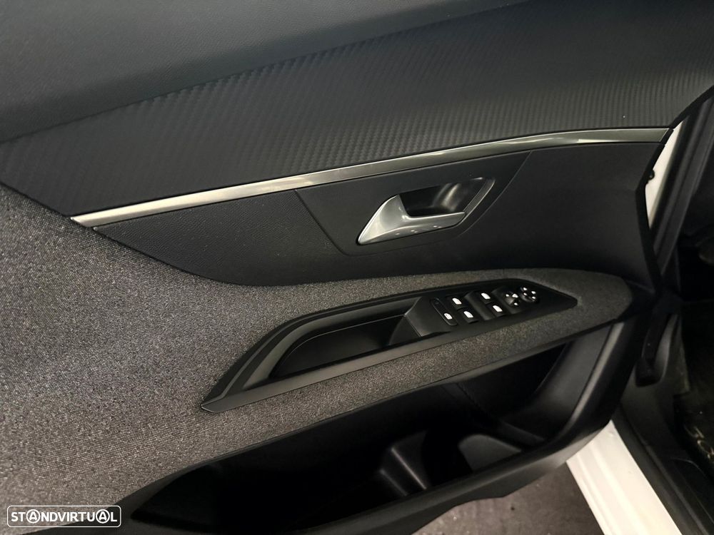 Peugeot 3008 1.5 BlueHDi Allure Pack EAT8 - 34