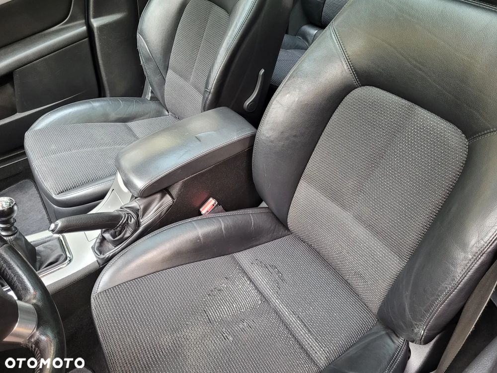 Peugeot 407 2.2 HDI Sport - 20