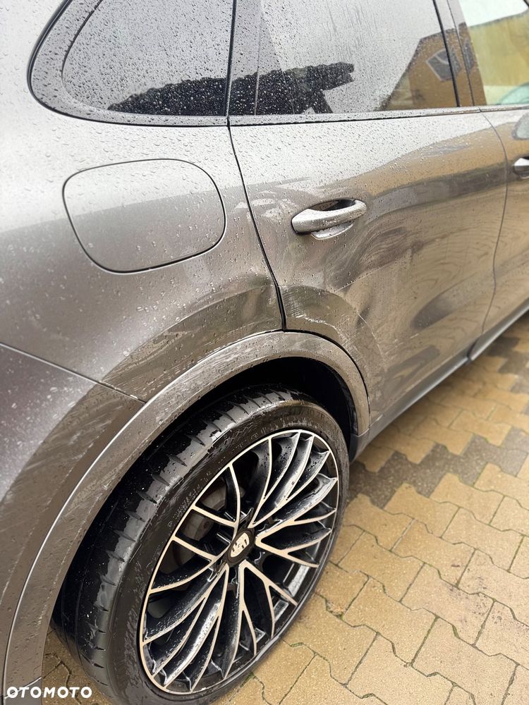 Porsche Cayenne - 8