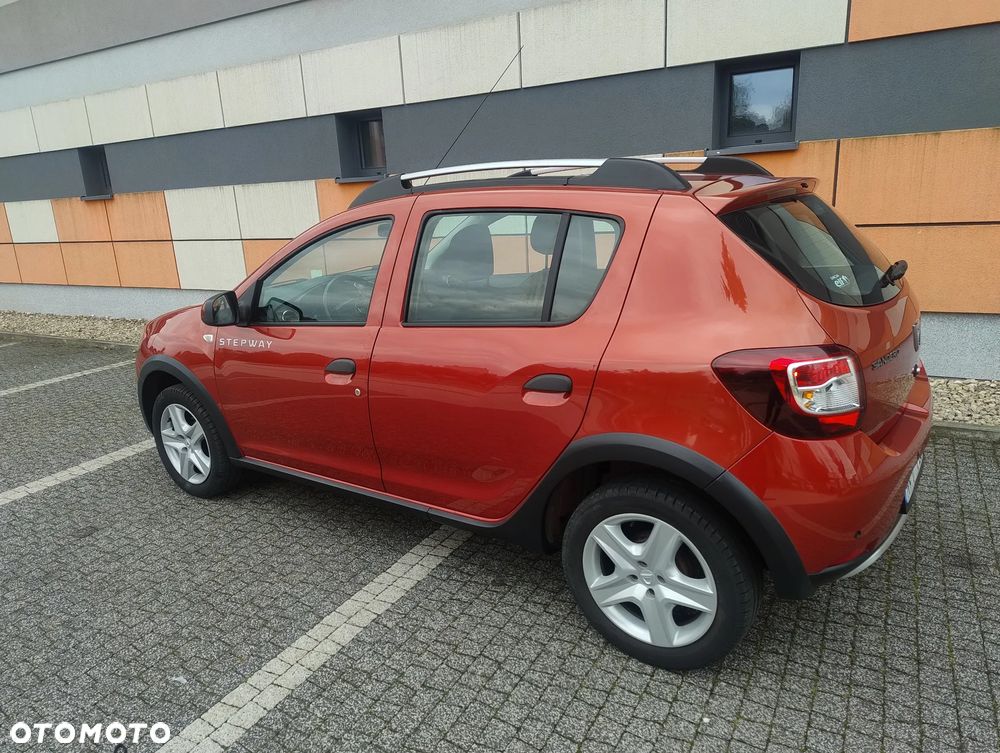 Dacia Sandero 0.9 TCe SL Celebration S&S - 4
